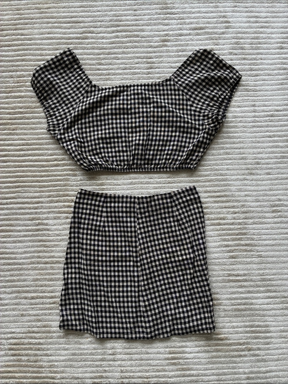 Reformation Black & White Gingham Cropped Puff-Sleeve Top - Picture 5 of 6